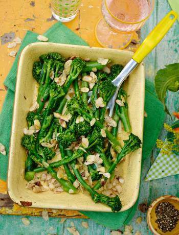 Tenderstem broccoli, anchovy and almonds