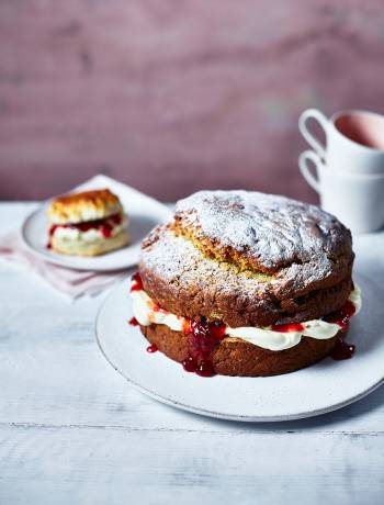 Giant scone cake 