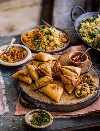 Potato and pea samosas