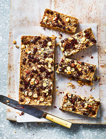 Choc-hazelnut banana bars
