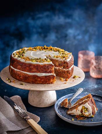 Lighter carrot cake with Greek yogurt icing 