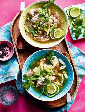 Black sesame chicken soup