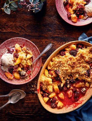 Apple and blackberry crumble