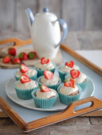 Strawberry and cream cupcakes