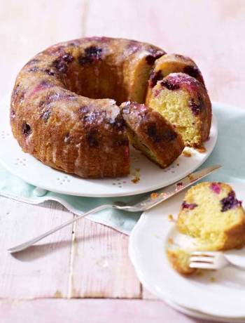 Lime and blueberry ring drizzle cake 