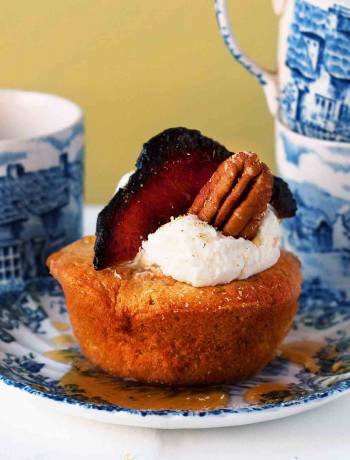 Bacon and maple syrup tea cakes