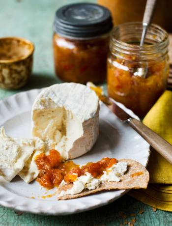 Spiced pumpkin and apple chutney