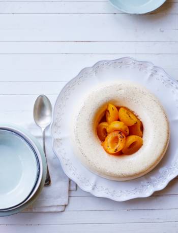 Vanilla baked cream with poached apricots