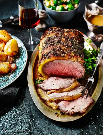 Roast beef sirloin with juniper and black pepper