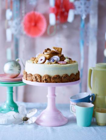 Milk and cookies cake