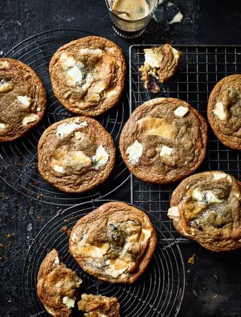 White chocolate and cranberry cookies