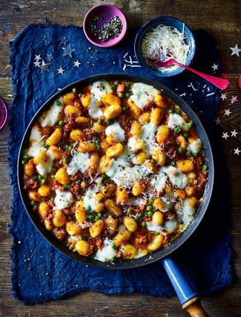 Speedy sausage gnocchi gratin