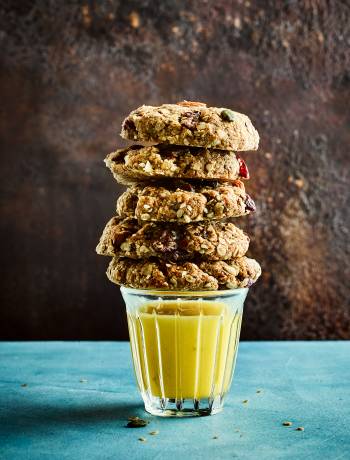 Granola breakfast cookies