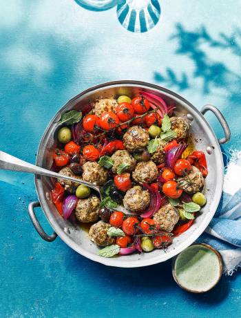 Greek meatball traybake 