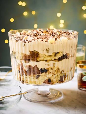 Panettone with zabaglione custard and pears