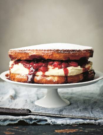 Victoria sponge with limoncello and balsamic strawberries 
