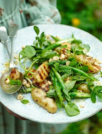 Griddled new potatoes with asparagus and hazelnuts