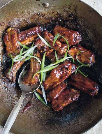 Caramel pork ribs (Thit kho to)