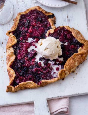 Red berry galette 