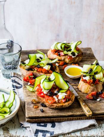 Goats’ cheese, tomato and courgette bruschetta