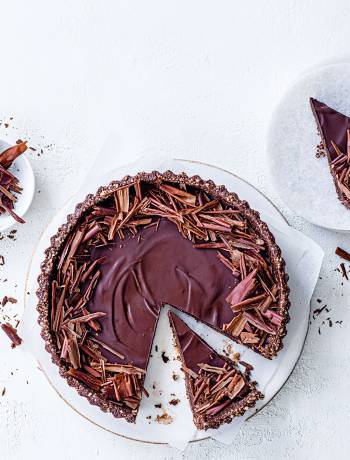No-bake dark chocolate and nut tart