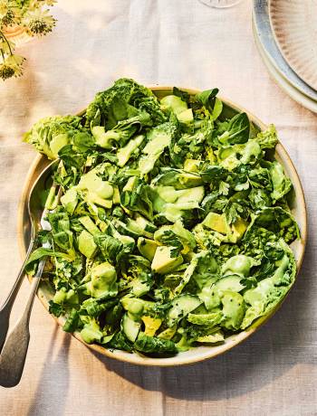Green salad with herby kefir dressing