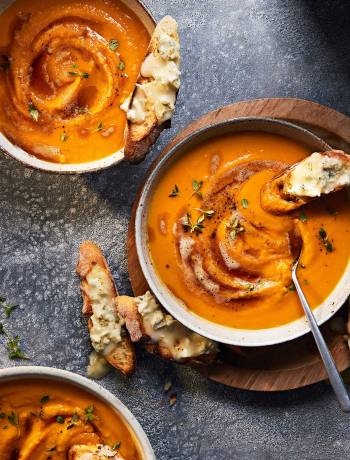 Brown butter squash soup with gorgonzola toasts