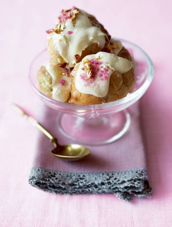 White chocolate and vanilla profiteroles 