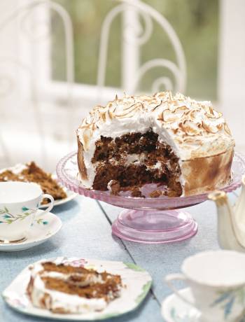 Skinny carrot meringue cake