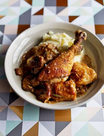 Braised chicken with mushrooms