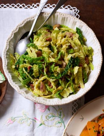 Savoy cabbage with lemon and bacon