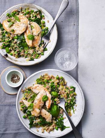 Pan-fried chicken with green grains