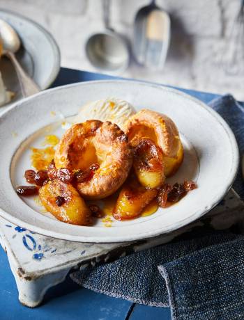 Sweet Yorkshire puddings with golden syrup and caramelised bananas