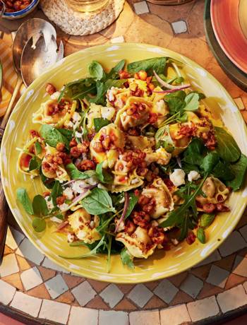 Tortelloni salad with spicy butter