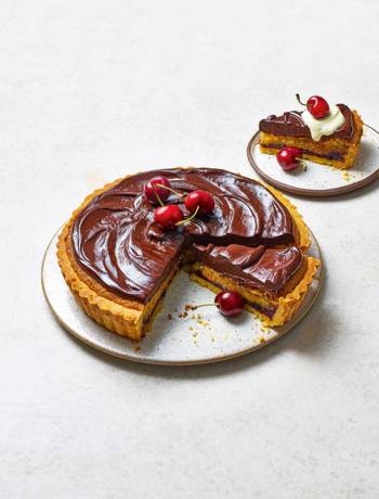 Almond, cherry and chocolate tart