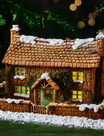 Win our November cover gingerbread house from Gingerbread World