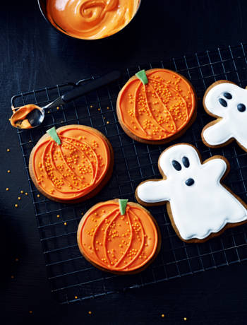 Pumpkin & ghost ginger biscuits