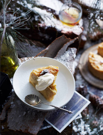 Apple brioche pudding