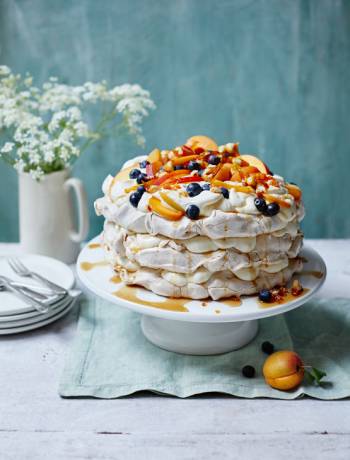 Cinnamon maple pavlova with hazelnut praline 