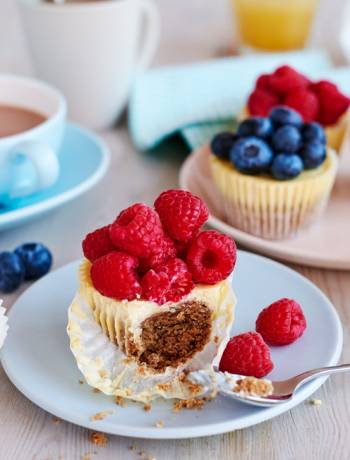 Low-fat cheesecake breakfast muffins