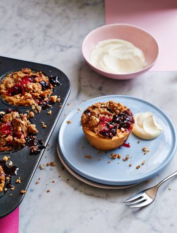 Mini apple and blackberry crumble pies