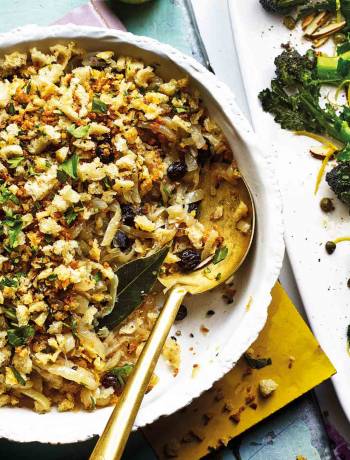 Caramelised onions with sourdough crumbs