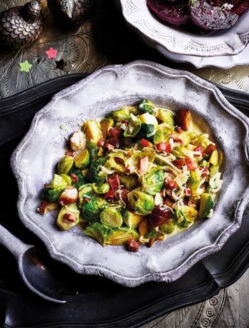 Creamy sprouts with chestnuts and pancetta