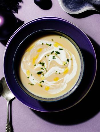Caramelised parsnip soup with horseradish