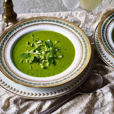 Garden pea soup