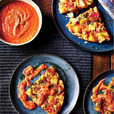 Spanish omelette with tomato sauce