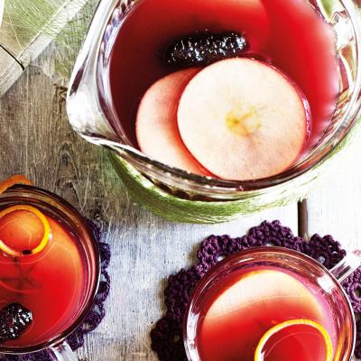 Blackberry and apple mull