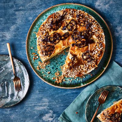 Salted caramel pretzel cheesecake
