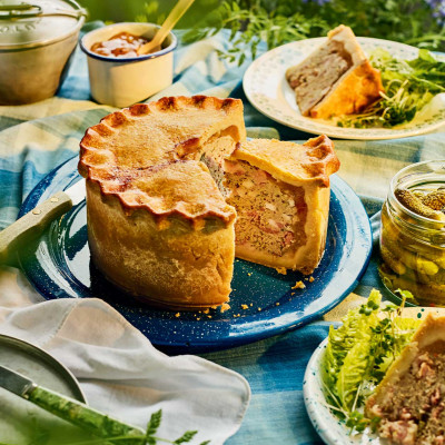 Raised pork pie
