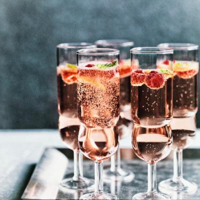 Rosé, raspberry & mint fizz